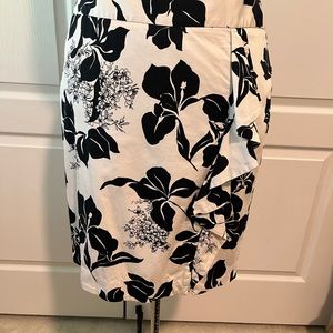 WHBM Black and white cotton spandex skirt with front slit and ruffle